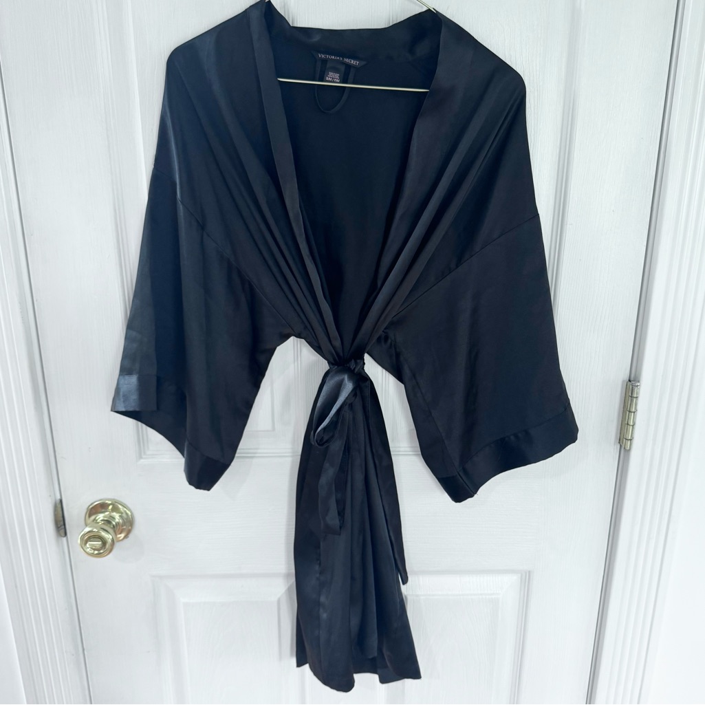 Victoria's Secret Black Satin Kimono Robe S/M